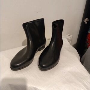 Elegant Black Heeled Women's Boots